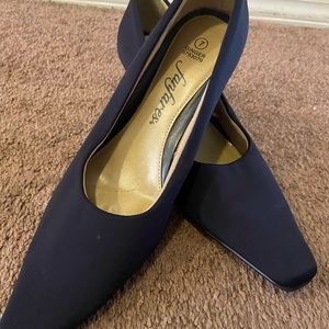Women’s Fanfare Brand Black Pump Shoes 7